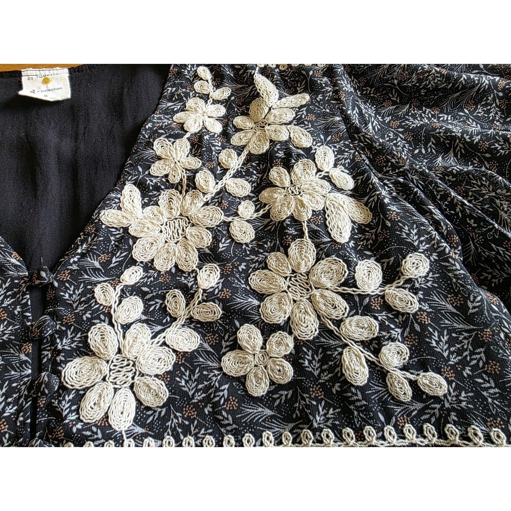 By Together Womens Black Floral Embroidered Babydoll Top Boho Flutter Sleeve S - Picture 6 of 10